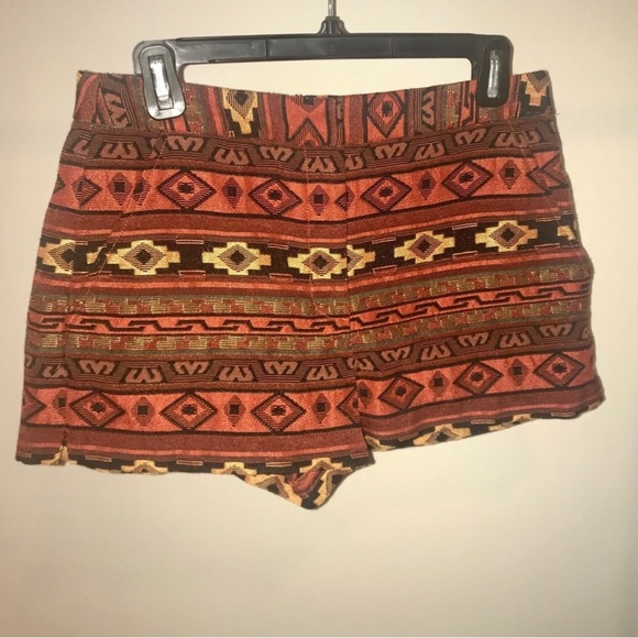 Bcbgmaxzaria Tribal Print Red Shorts size 8 like new - Picture 3 of 6